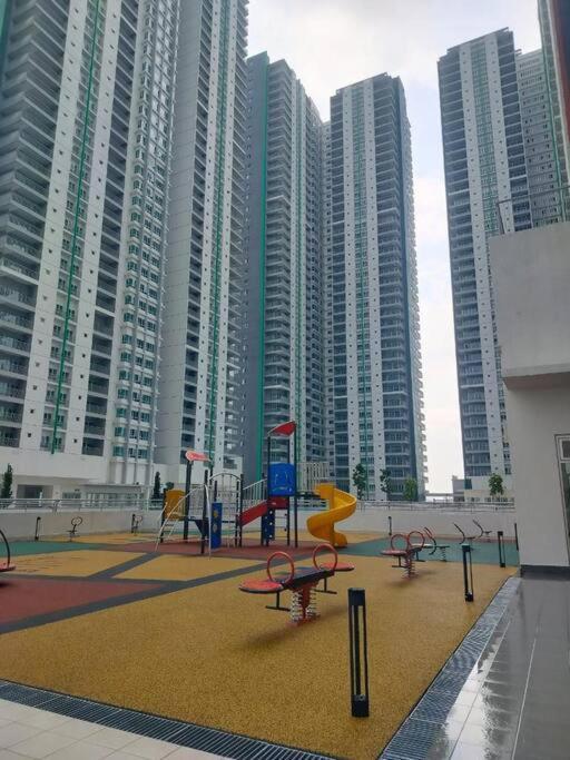 Corner Kl Pool View Rc Residence Kuala Lumpur Exterior foto